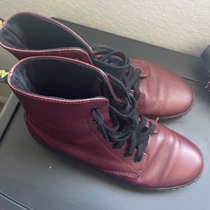 Dr. Marteens boots burgundy women’s size 8